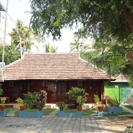 Cherai Beach Palace Exterior foto