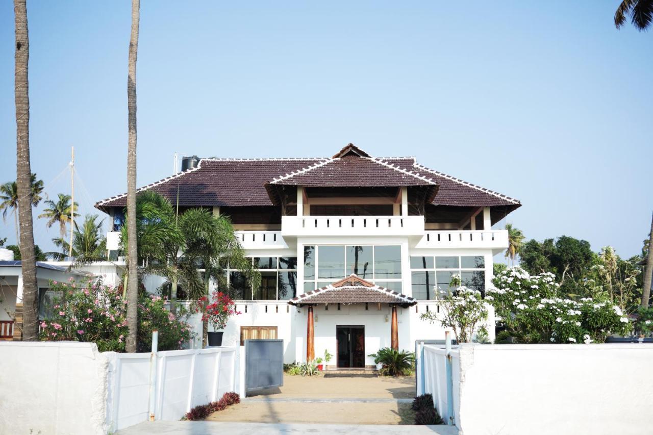 Cherai Beach Palace Exterior foto