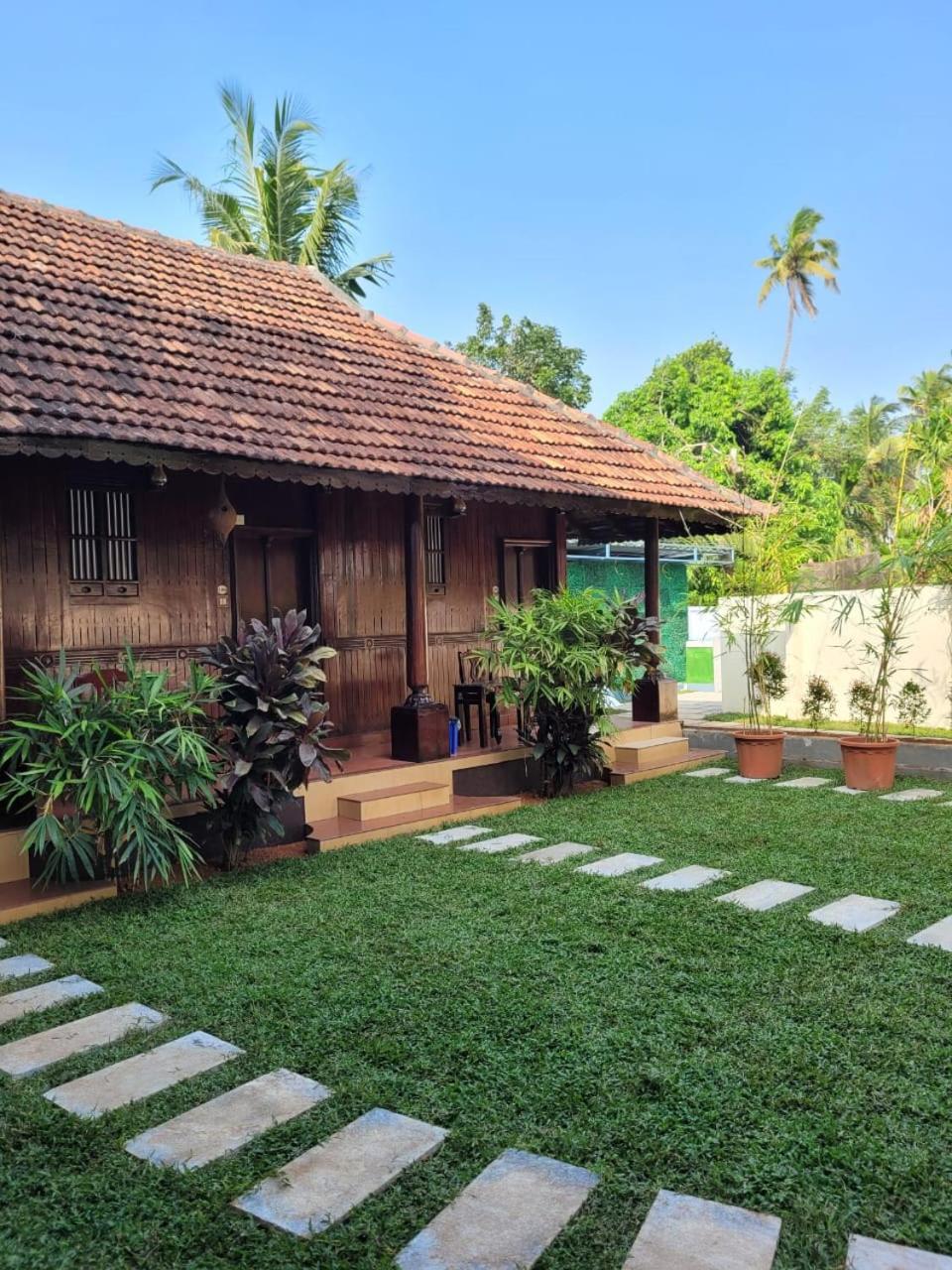 Cherai Beach Palace Exterior foto