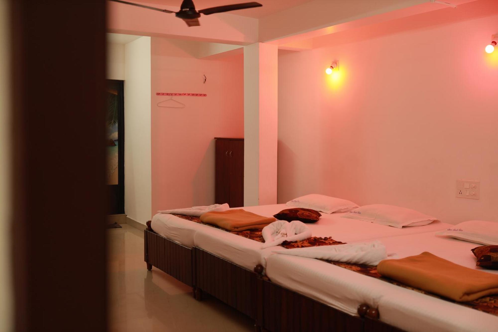 Cherai Beach Palace Exterior foto
